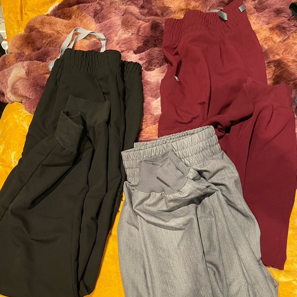 FIGS High Waist Zamora size L. Asst colors.